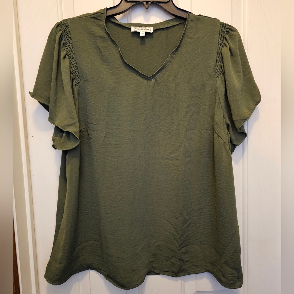 EUC Blousology Olive Green Women's Top - 1X